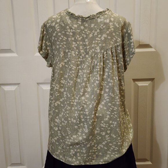 Buffalo David Bitton summery top w-lace detail on the sleeve & keyhole tie neck - Picture 3 of 3